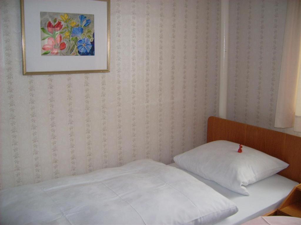 Pension Haus Weller بوبارد الغرفة الصورة